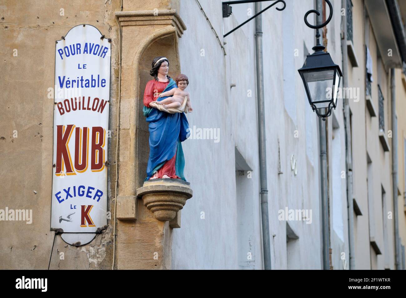 Scultura per madre e bambino, Aix-en-Provence, Provenza-Alpi-Côte Azzurra, Francia Foto Stock