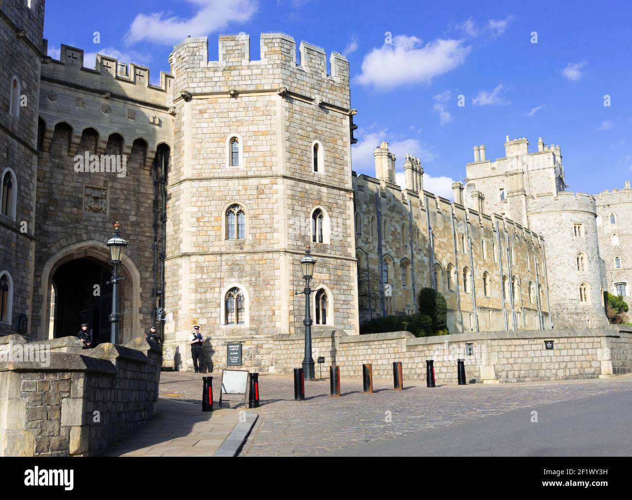 Henry III porta al Castello di Windsor, residenza ufficiale della Regina Elisabetta II, Windsor, Berkshire, Inghilterra, Regno Unito Foto Stock