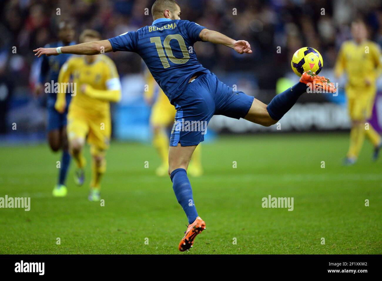 Calcio - Coppa del mondo FIFA 2014 - Qualifiying - Play off - seconda tappa - Francia contro Ucraina il 19 novembre 2013 a Stade de France , Saint Denis , Francia - Foto Philippe Millereau/ KMSP / DPPI - il francese in avanti Karim Benzema in azione Foto Stock