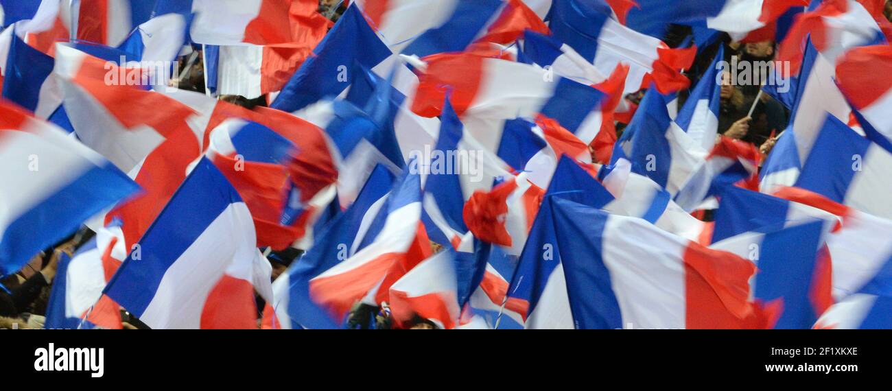 Tifosi della Francia durante la seconda partita di calcio della Coppa del mondo 2014 tra Francia e Ucraina allo Stade de France di Saint-Denis, fuori Parigi, il 19 novembre 2013. Foto Philippe Millereau / KMSP / DPPI Foto Stock