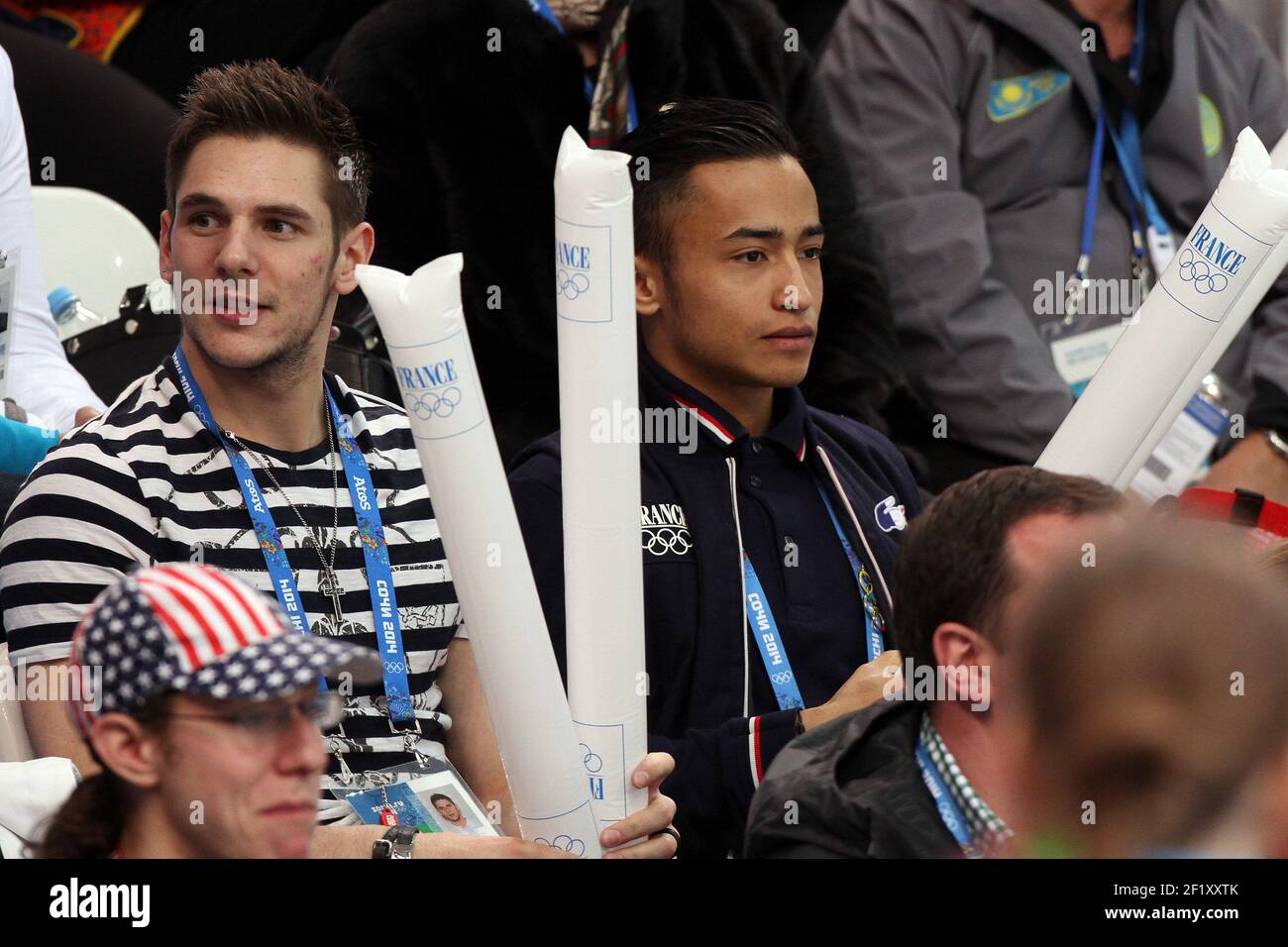 Morgan Cipres e Florent Amodio dalla Francia, sostengono i ballerini francesi, durante il pattinaggio di figura, la danza del ghiaccio, la danza libera dei XXII Giochi Olimpici invernali Sotchi 2014, presso il Palazzo dello Sport di Iceberg, il 17 febbraio 2014 a Sochi, Russia. KMSP / DPPI della piscina fotografica Foto Stock