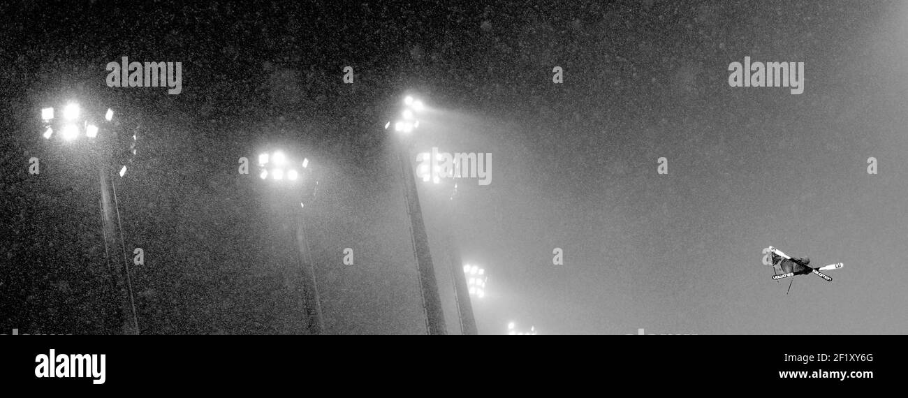 Illustrazione dello sciatore freestyle Halfpipe durante l'Hafflpipe Freestyle maschile dei XXII Giochi Olimpici invernali Sotchi 2014, al Rosa Khutor Extreme Park, il 18 febbraio 2014 a Sochi, Russia. KMSP / DPPI della piscina fotografica Foto Stock