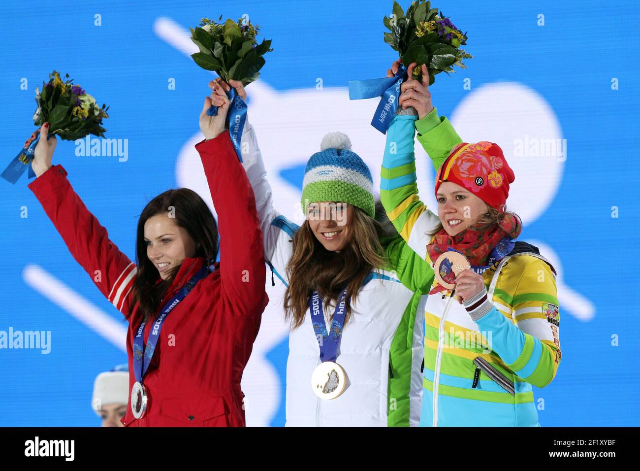Sci Alpino Gigante Slalom Podium, Anna Fenninger dall'Austria, medaglia d'argento, Tina Maze dalla Slovenia, medaglia d'oro e Viktoria Repensburg dalla Germania, medaglia di bronzo, alle medaglie del posto durante i XXII Giochi Olimpici invernali di Sotchi 2014, giorno 12, il 19 febbraio 2014 a Sochi, Russia. KMSP / DPPI della piscina fotografica Foto Stock