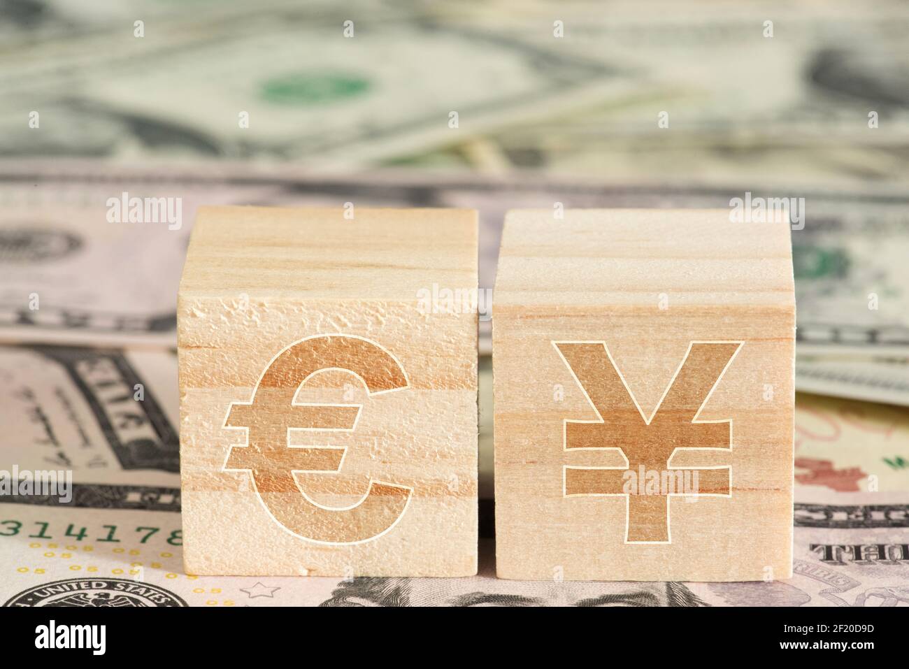 Bollette in dollari e tasso di cambio per euro e yen Foto Stock