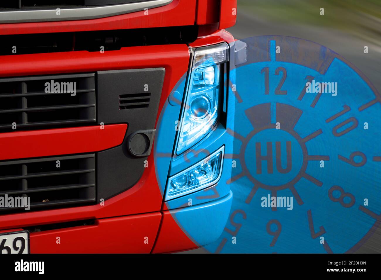 Un veicolo e il logo dell'Agenzia di ispezione tecnica Foto Stock