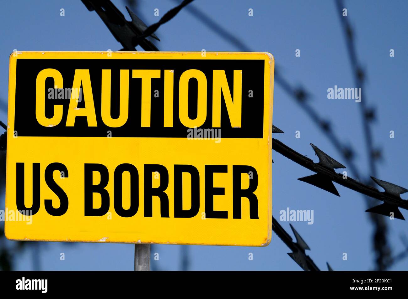 Filo spinato e il confine con gli Stati Uniti Foto Stock