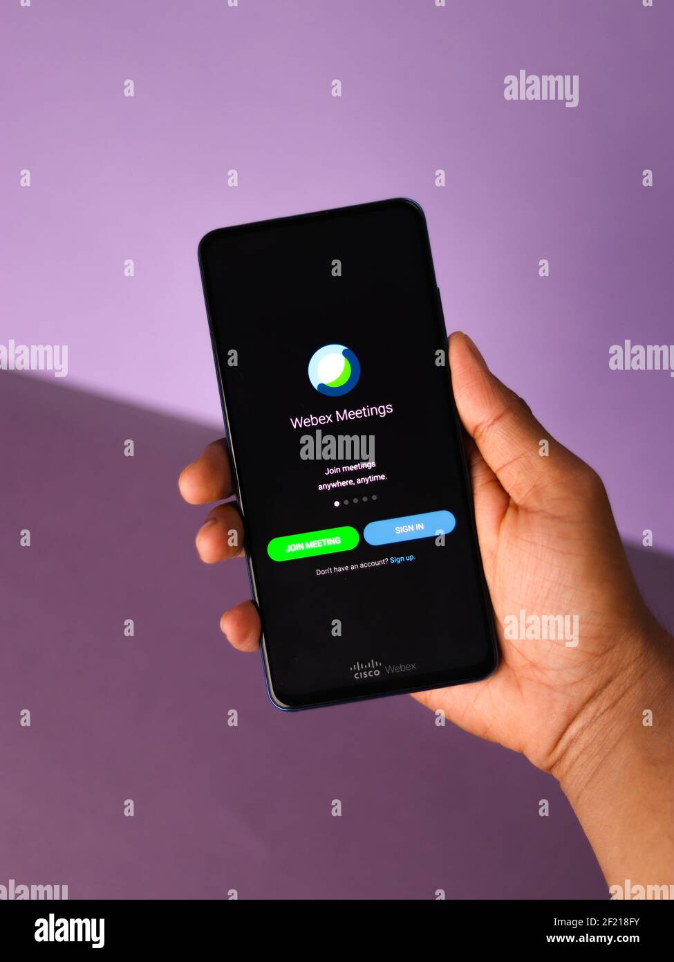 Assam, india - 10 Marzo 2021 : il logo degli incontri Webex sullo schermo del telefono. Foto Stock
