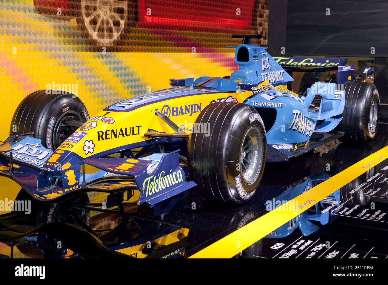 Vista ravvicinata del Campionato vincitore 2006, Renault R26 F1 Car in mostra al London Motor Show Foto Stock