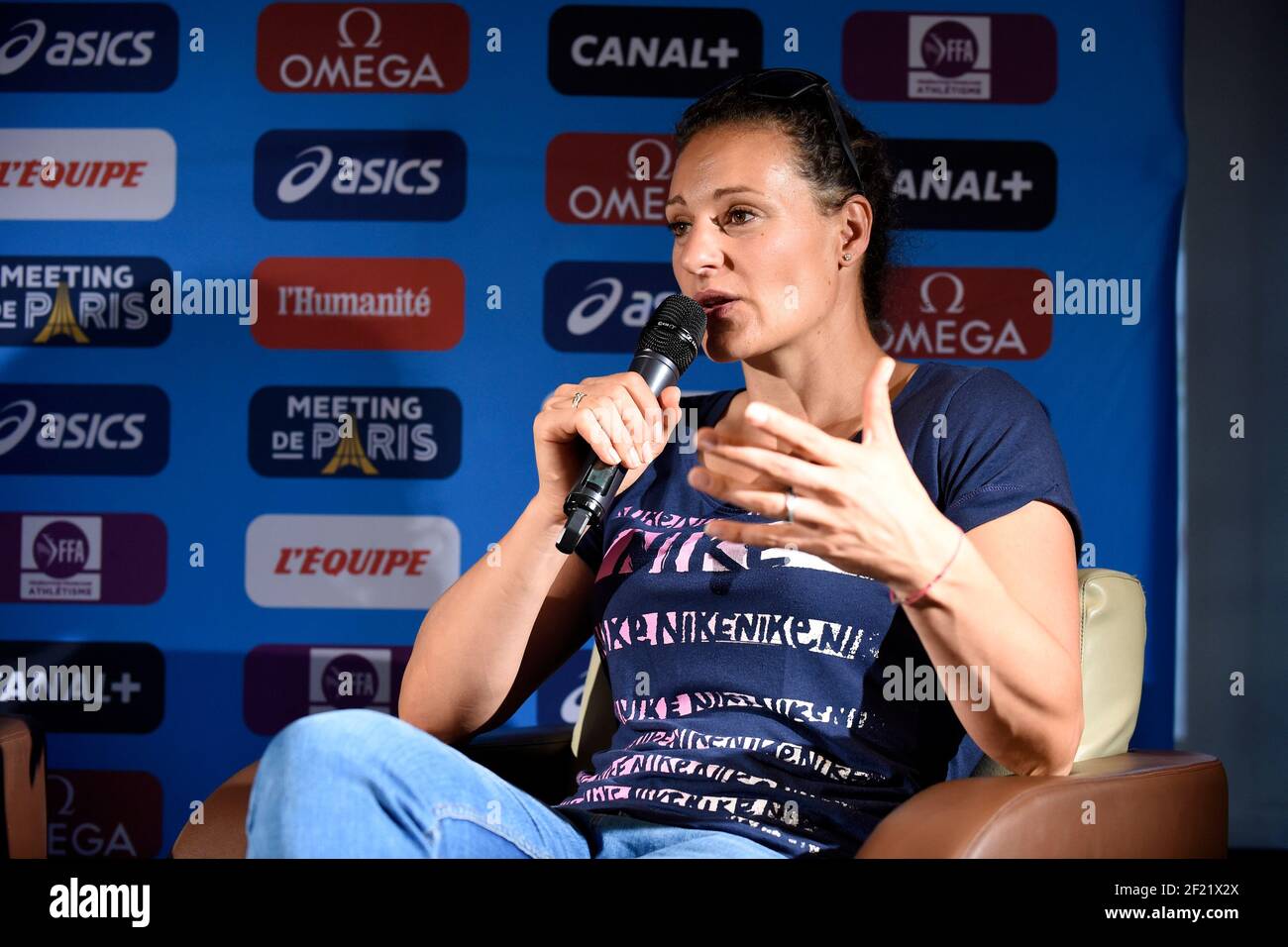 Il francese Melina Robert Michon (Athletics Women's Discus Throw) risponde ai giornalisti durante la conferenza stampa, il 26 agosto 2016 a Parigi, un giorno prima dell'incontro di Parigi allo Stade de France. Foto Jean Marie Hervio / KMSP / DPPI Foto Stock