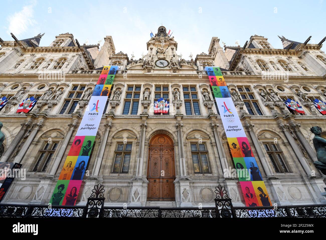 Municipio di Parigi durante la campagna di promozione Parigi 2024, a Parigi, il 12 maggio 2017 - Foto Philippe Millereau / KMSP / DPPI Foto Stock