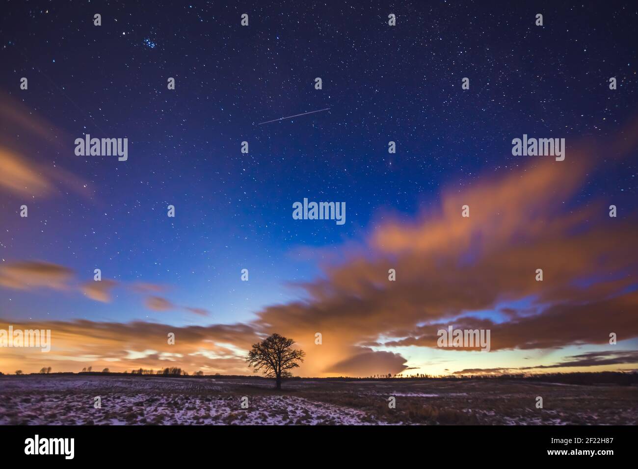 Luce zodiacale con Via Lattea dalla Lituania Foto Stock