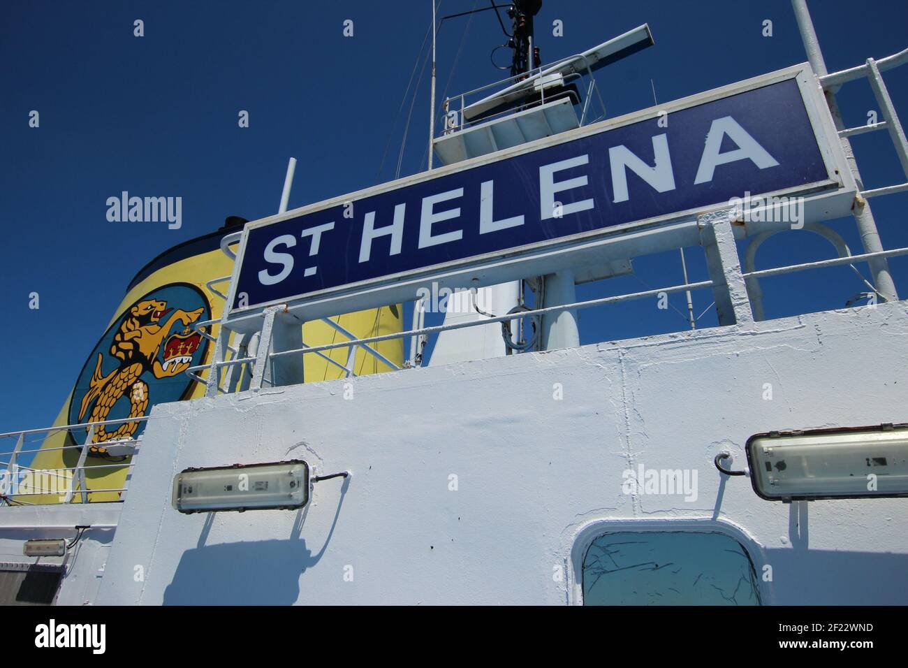 OCEANO ATLANTICO - 4 OTTOBRE 2015: Il RMS St Helena naviga attraverso l'Oceano Atlantico in uno dei suoi viaggi finali a St Helena Foto Stock