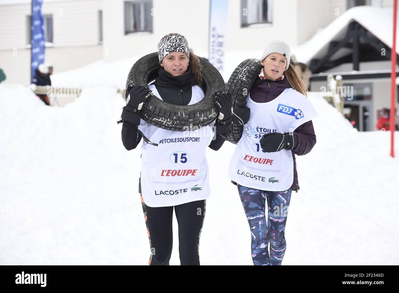 Pauline Ado (Marraine Surf) e Zoe Grospiron (Espoir Surf) durante l'Etoiles du Sport 2017 a la Plagne, Francia, il 15-20 dicembre 2017 - Foto Jean-Marie Hervio / KMSP / DPPI Foto Stock