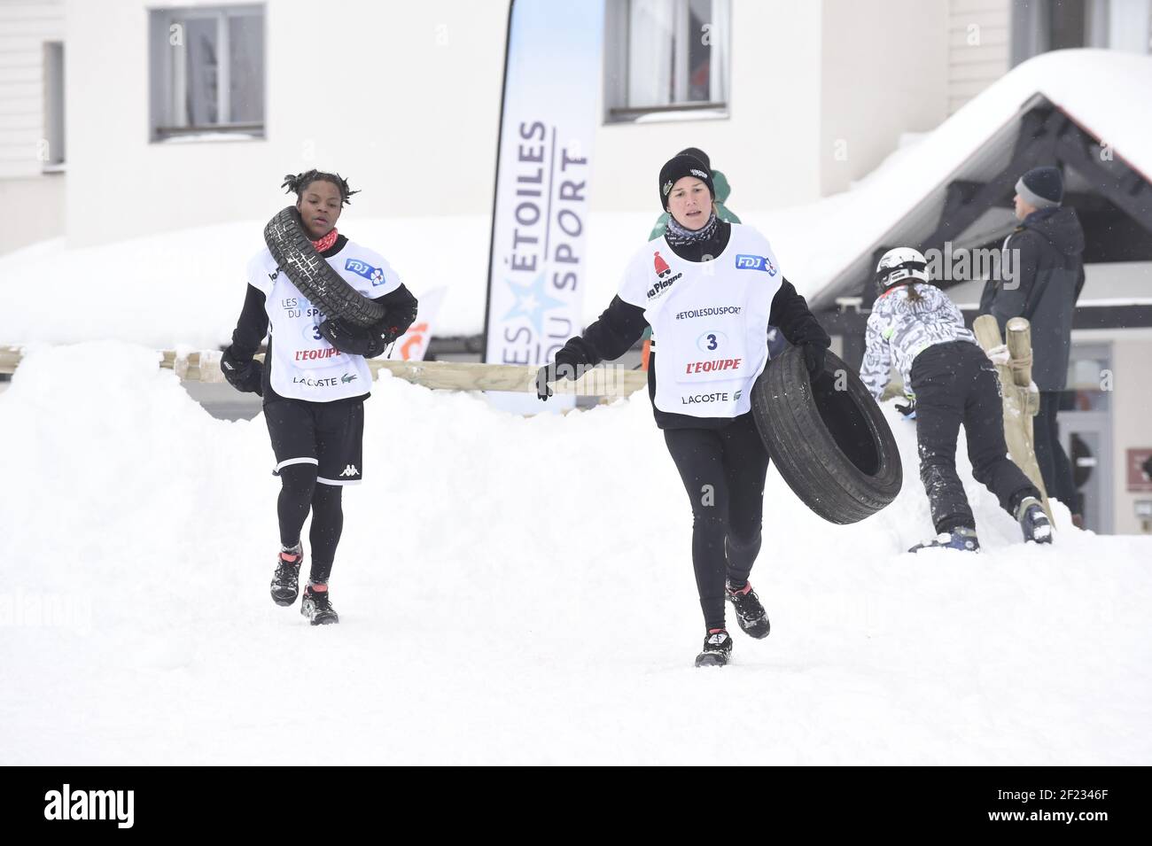 Oceane Monpierre (Espoir Basket) e Gaelle Skrela (Marraine Basket) durante l'Etoiles du Sport 2017 a la Plagne, Francia, il 15-20 dicembre 2017 - Foto Jean-Marie Hervio / KMSP / DPPI Foto Stock