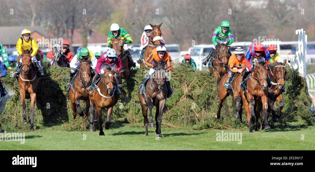 CORSE AINTREE JOHN SMITH'S GRAND NATIONAL. LA SEDIA.5/4/2008. IMMAGINE DAVID ASHDOWN Foto Stock