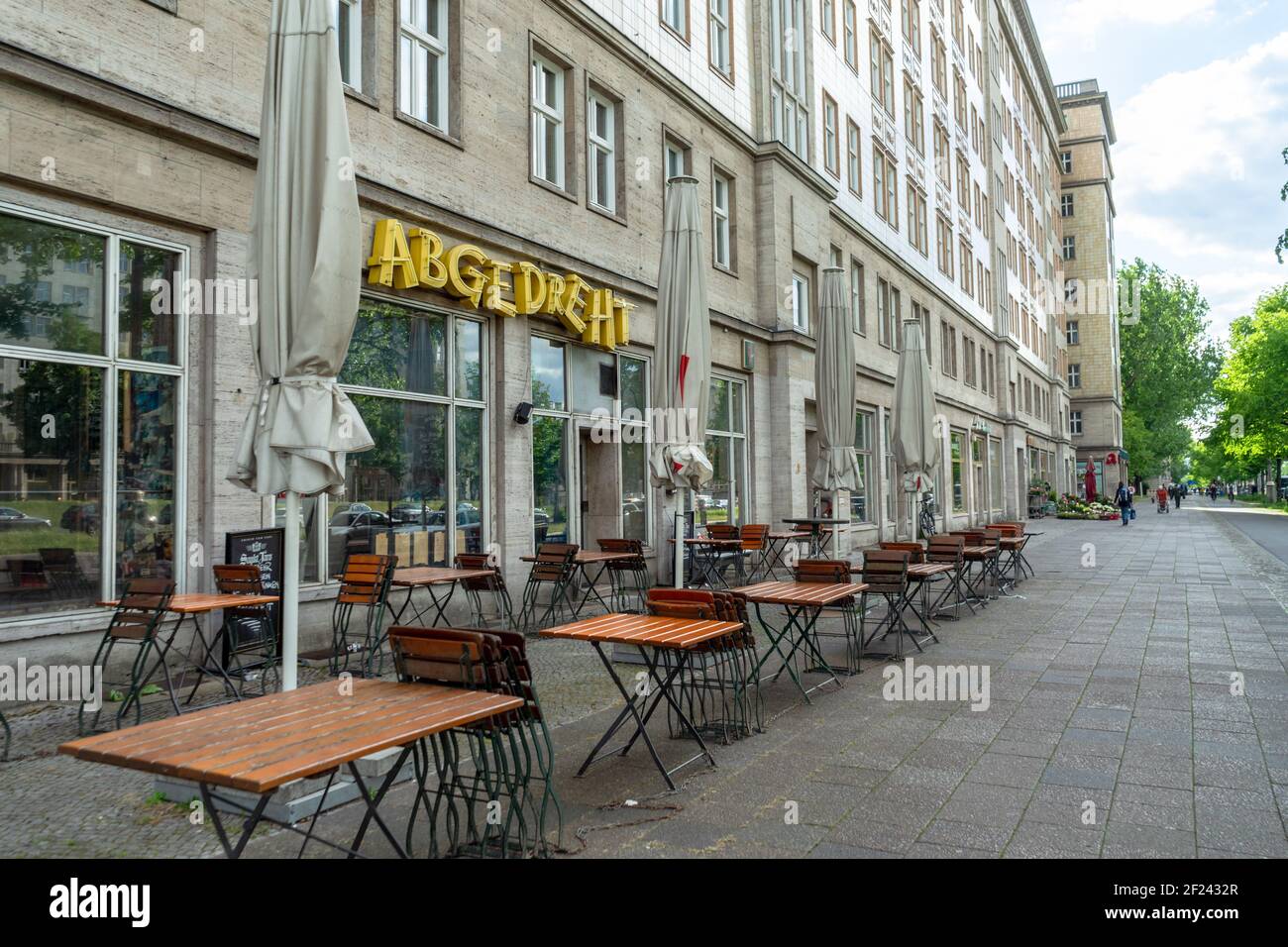 BERLINO, GERMANIA - 14 maggio 2020: BERLINO, GERMANIA 14 maggio 2020. Il Bar Abgedreht a Friedrichshain. È chiuso a causa del blocco dovuto covid-19. Foto Stock