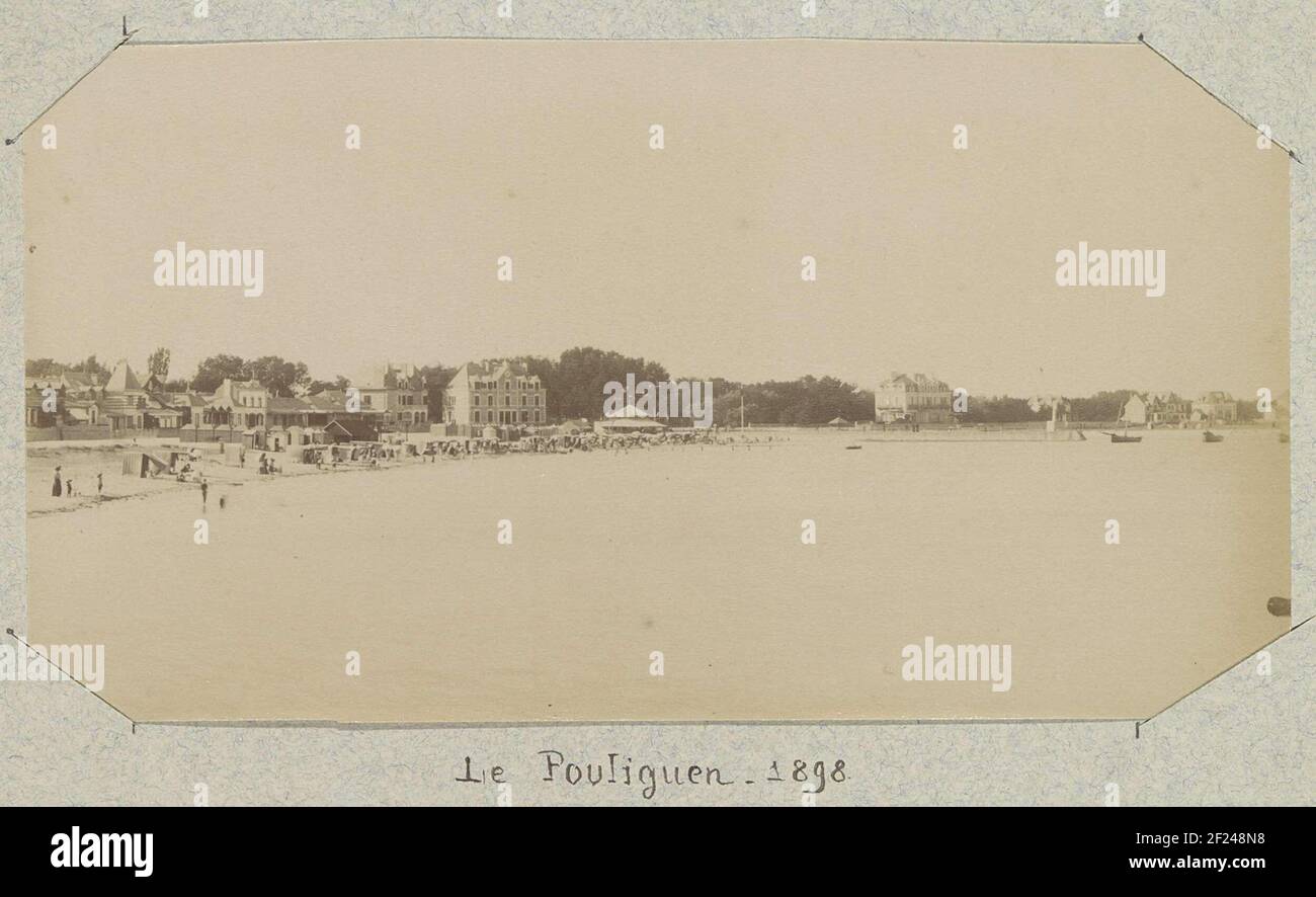 Vista della costa di le Pouliguen.parte di un album dilettante francese con foto di Francia, Algeria, Palmyra, la Mostra Mondiale 1900 e di famosi francesi. Foto Stock