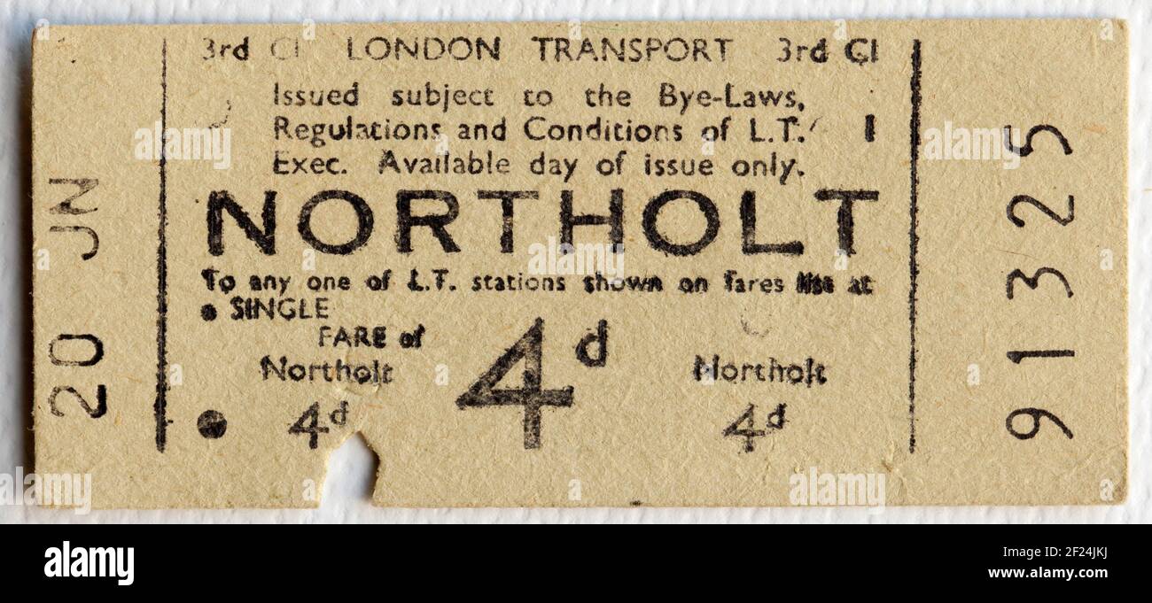 Biglietto della metropolitana o della metropolitana per la vecchia Londra dalla stazione di Northolt Foto Stock