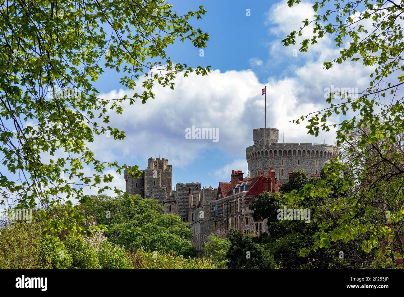 WINDSOR/UK - APRIL27 : Vista del Castello di Windsor a Windsor il 27 aprile 2005 Foto Stock