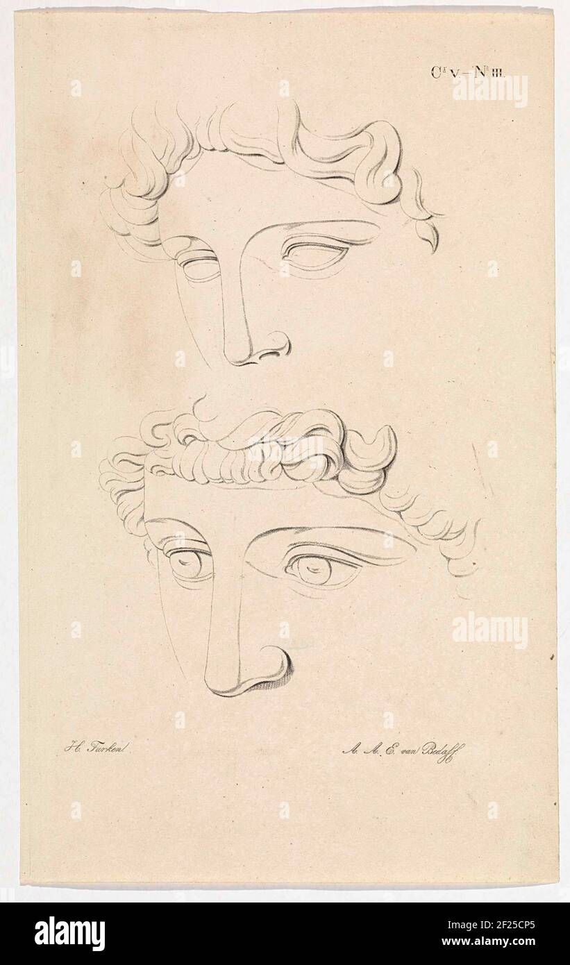 Twee gezichten van klassieke sculturen.Sheet con due metà facce in cima l'uno all'altro. Sopra il volto di una classica scultura di Iside. Sotto il volto di una classica scultura di Antino. Stampa da un libro per l'istruzione di disegno. In alto a destra un riferimento a Cahier V, n. III. Foto Stock