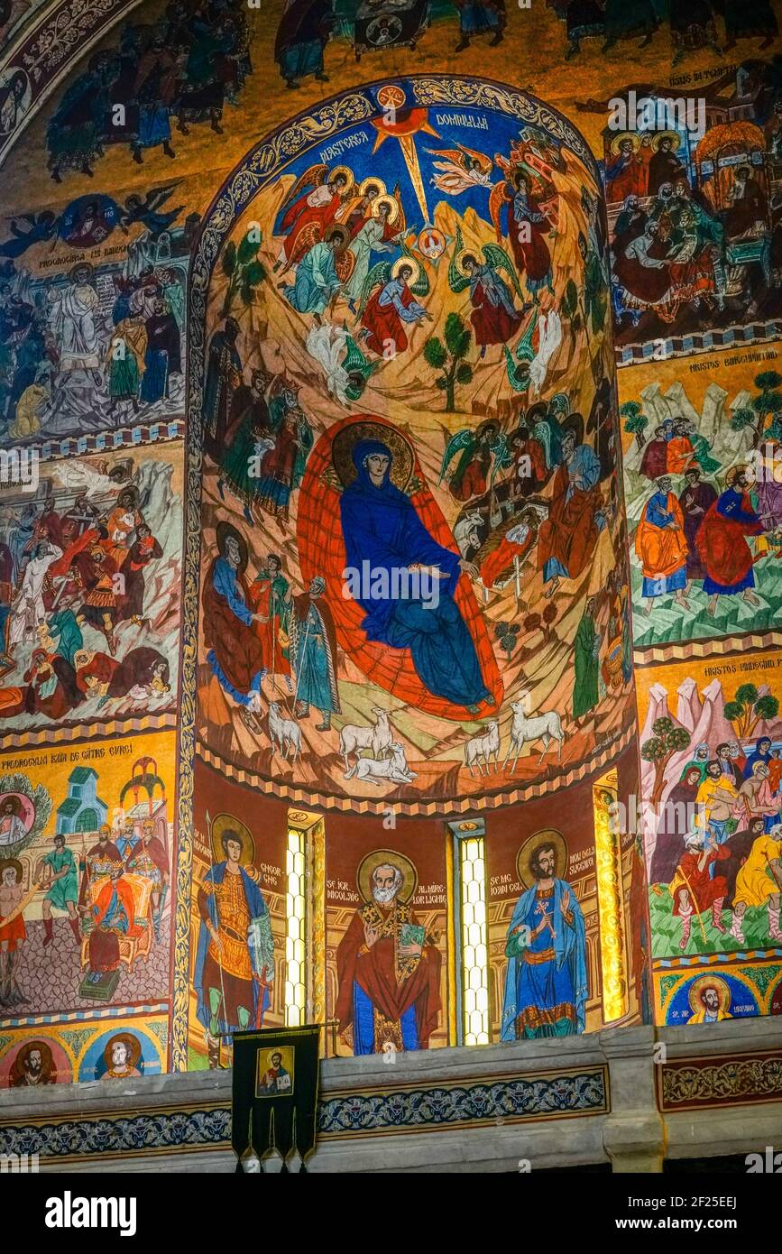 TARGU MURES, TRANSILVANIA/ROMANIA - SETTEMBRE 17 : Vista interna decorativa della Cattedrale dell'Ascensione a Targu Mures Transilvania R. Foto Stock