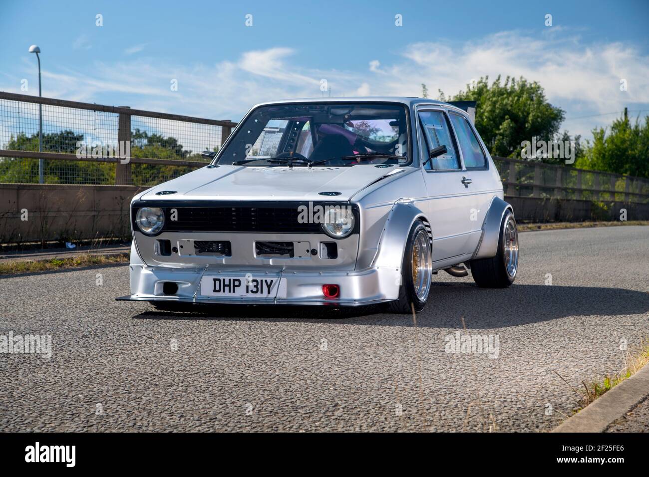 Varco largo modificato Mk1 VW Golf hot berlina Foto Stock