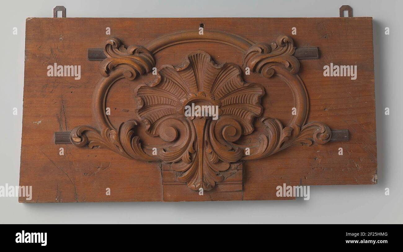 Modello di Beeldhouwwerkmodel.scultura: Intaglio, modello di prova o esempio di shell in una cartouche, parte di modanature. Foto Stock