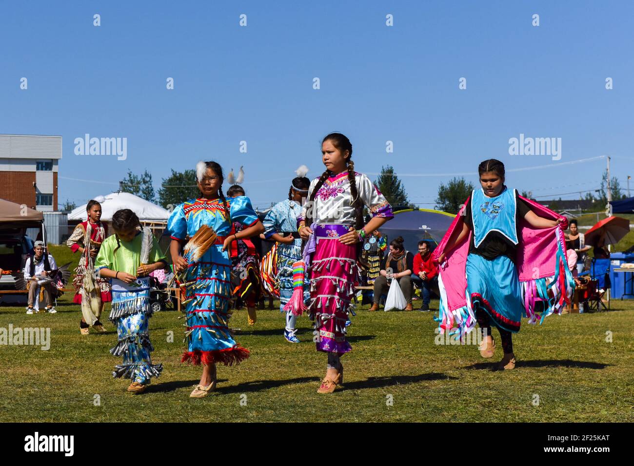 Ballerini, cerimonia dei nativi di Pow-Wow, Quebec del Nord, Canada Foto Stock