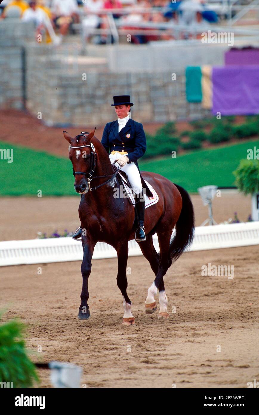 I Giochi olimpici di Atlanta del 1996, Michelle Gibson (USA) riding Peron Foto Stock