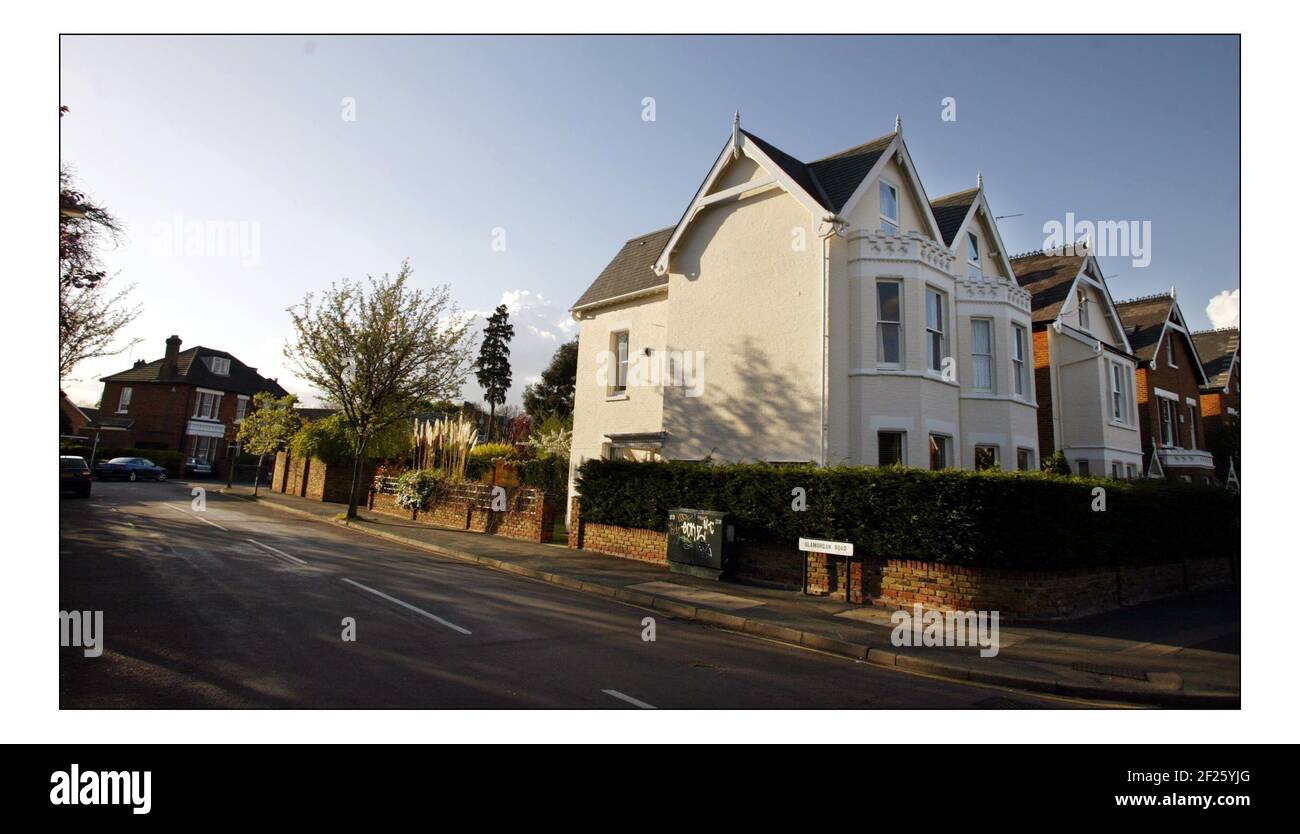 Hampton Wick a West London.pic David Sandison 17/4/2005 Foto Stock