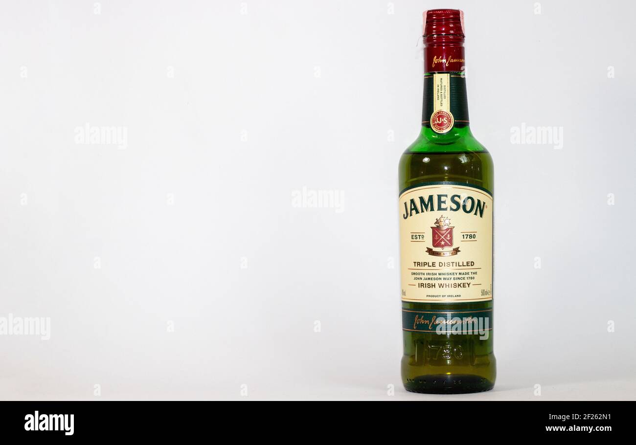 Grodno, Bielorussia - 01.22.2021: Irish Whiskey Jameson Triplo distillato Foto Stock