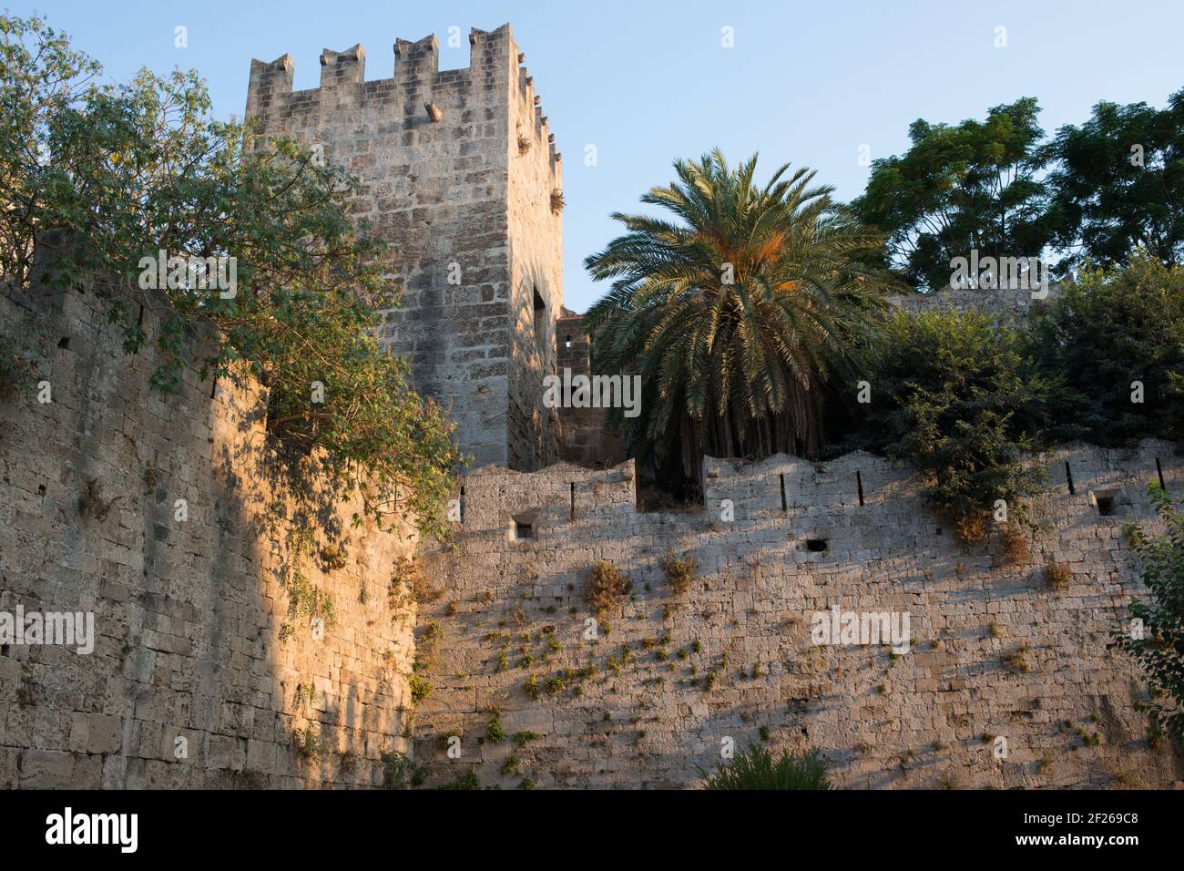 Antiche fortificazioni a Rodi, Grecia. Patrimonio dell'umanità dell'UNESCO Foto Stock