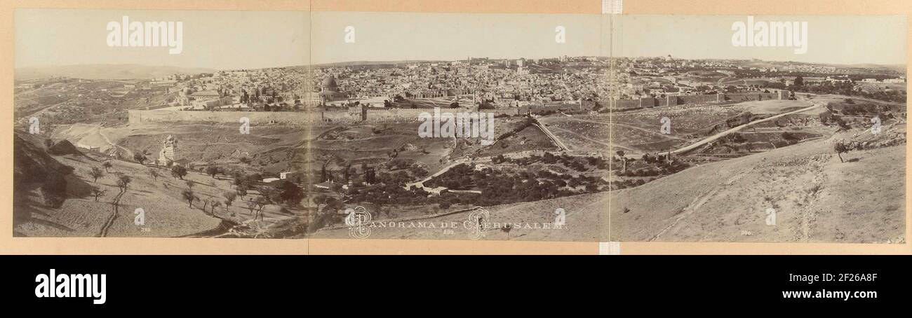 Panorama con faccia su Gerusalemme vista dal monte dell'olivo; S 4. A.C. Panorama di Gerusalemme, Van den Olijfberg visto.; 299. Panorama la Gerusalemme..la Foto fa parte della serie fotografica raccolta da Richard Polak da Israele, Palestina e Siria. Foto Stock