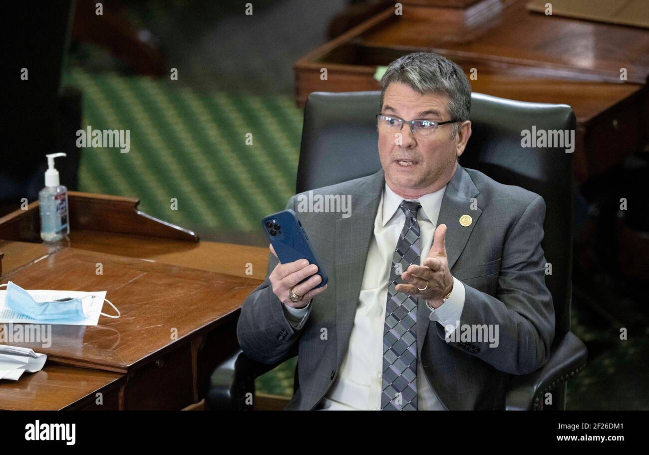 Austin, Texas USA 9 marzo 2021: Texas Sen. Charles Perry, R-Lubbock, ad una sessione della 87a legislatura del Texas. ©Bob Daemmrich Foto Stock