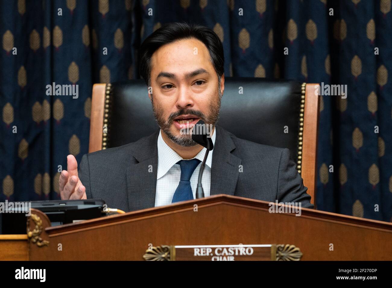 Il rappresentante degli Stati Uniti Joaquin Castro (D-TX) interviene ad un'audizione della commissione per gli affari esteri della Camera. Foto Stock