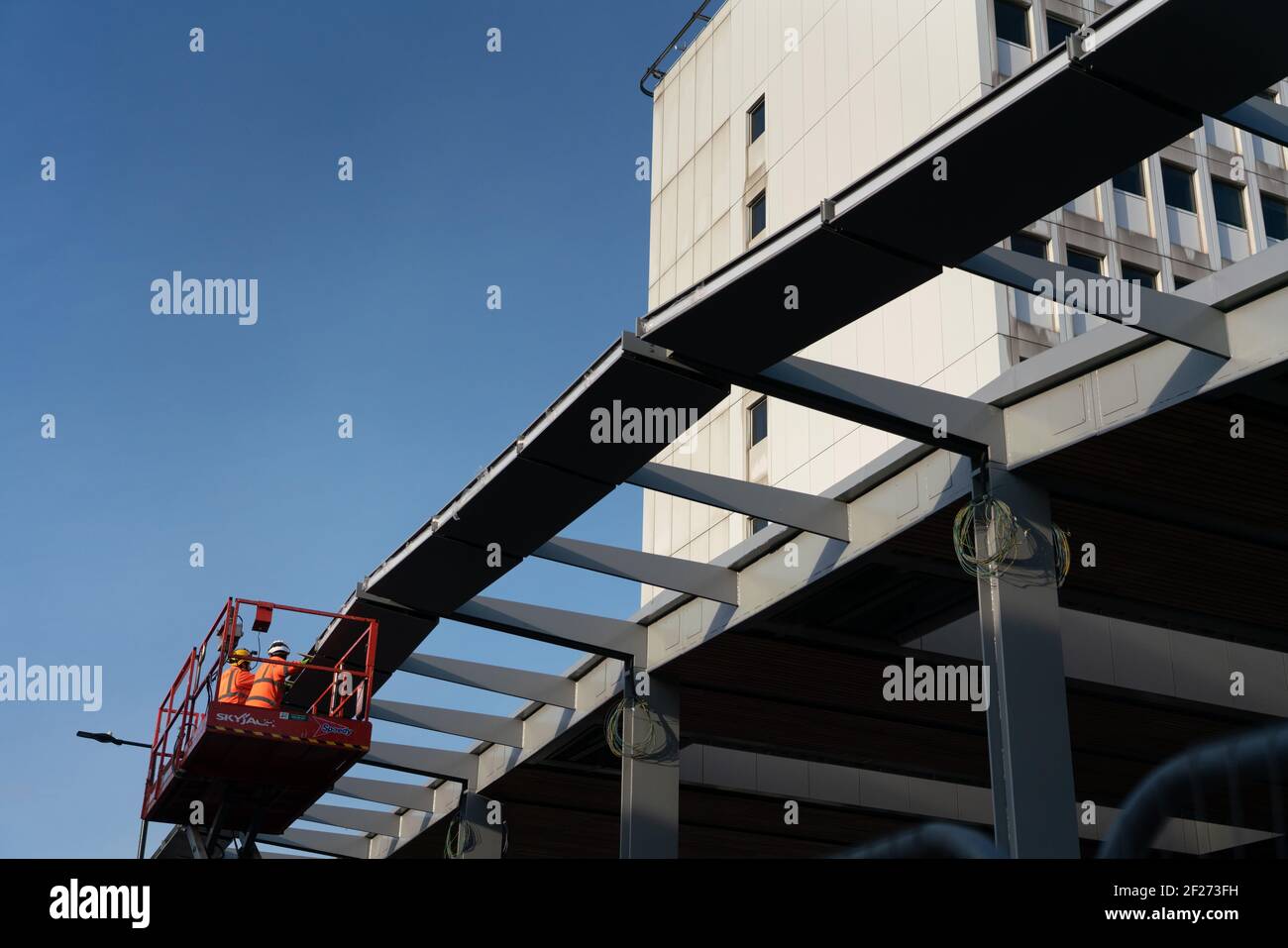 Stazione ferroviaria e metropolitana di Ealing Broadway, linea Crossrail Elizabeth Foto Stock