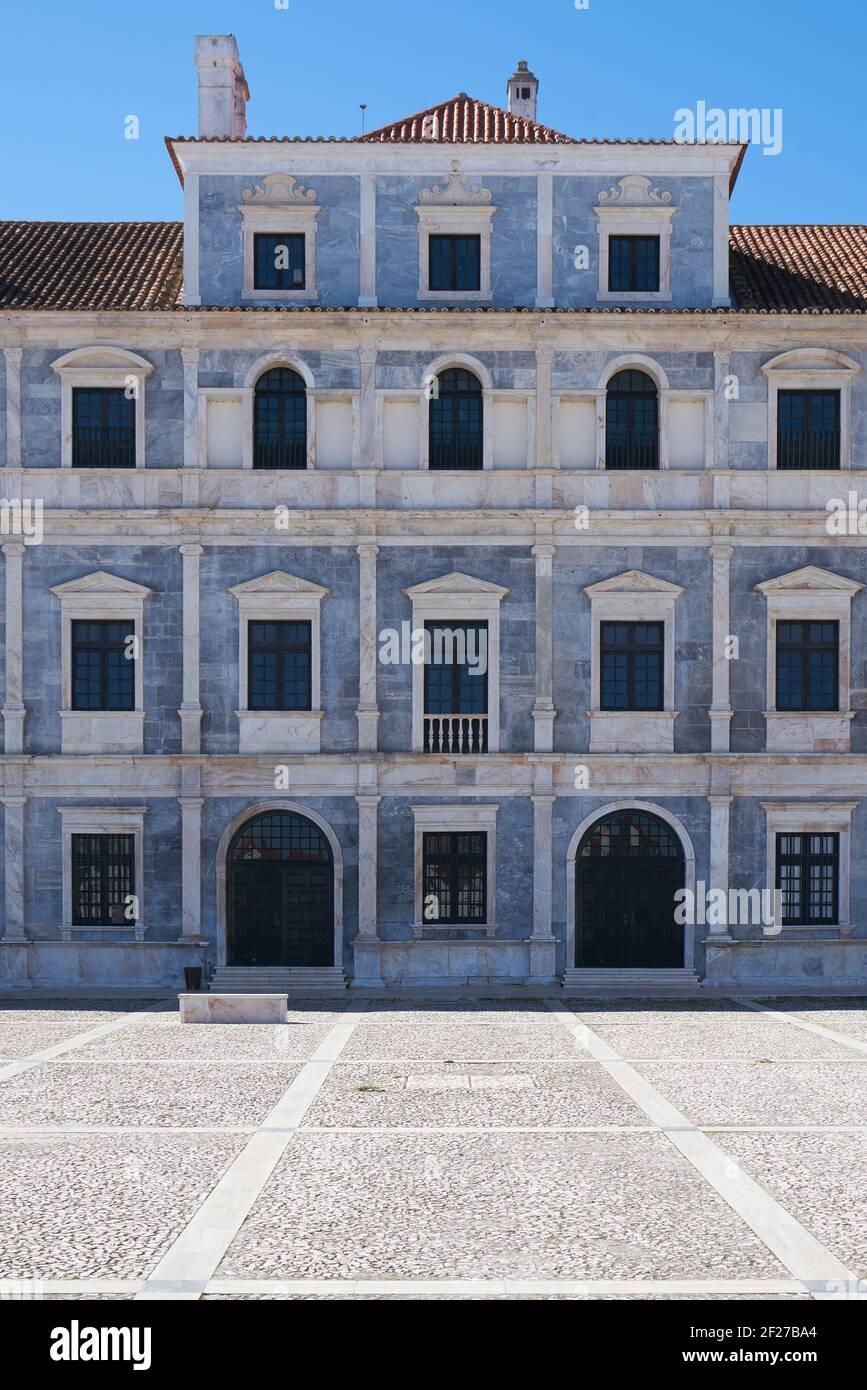 Dettagli dell'architettura delle finestre di Paco ducal a Vila Vicosa ad Alentejo, Portogallo Foto Stock