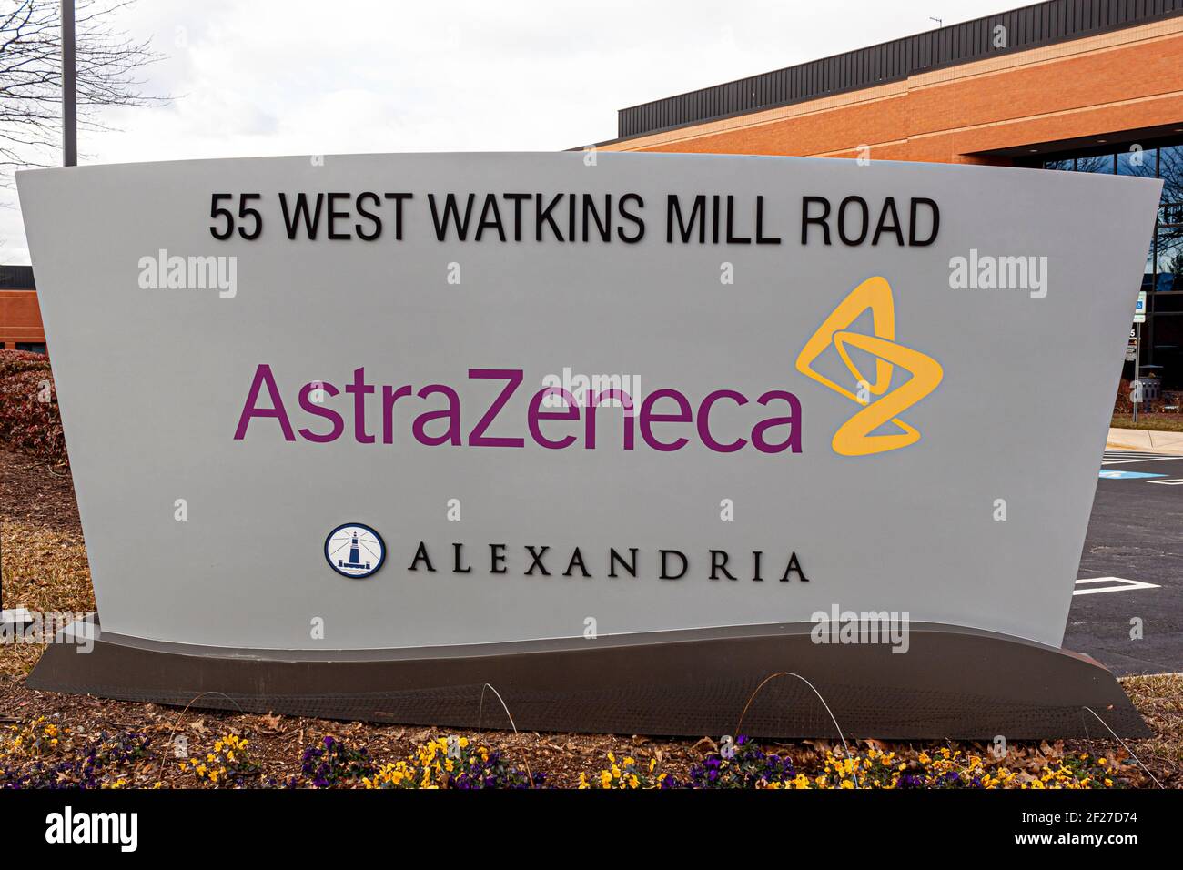 Gaithersburg, MD, USA 01-29-2020: Vista esterna della sede centrale statunitense della società farmaceutica biomedica AstraZeneca . AstraZeneca con Università Foto Stock