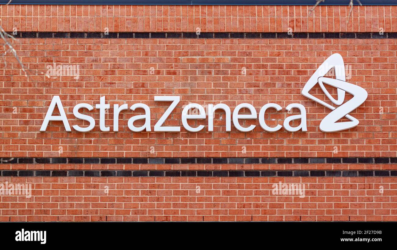 Gaithersburg, MD, USA 01-29-2020: Vista esterna della sede centrale statunitense della società farmaceutica biomedica AstraZeneca . AstraZeneca con Università Foto Stock