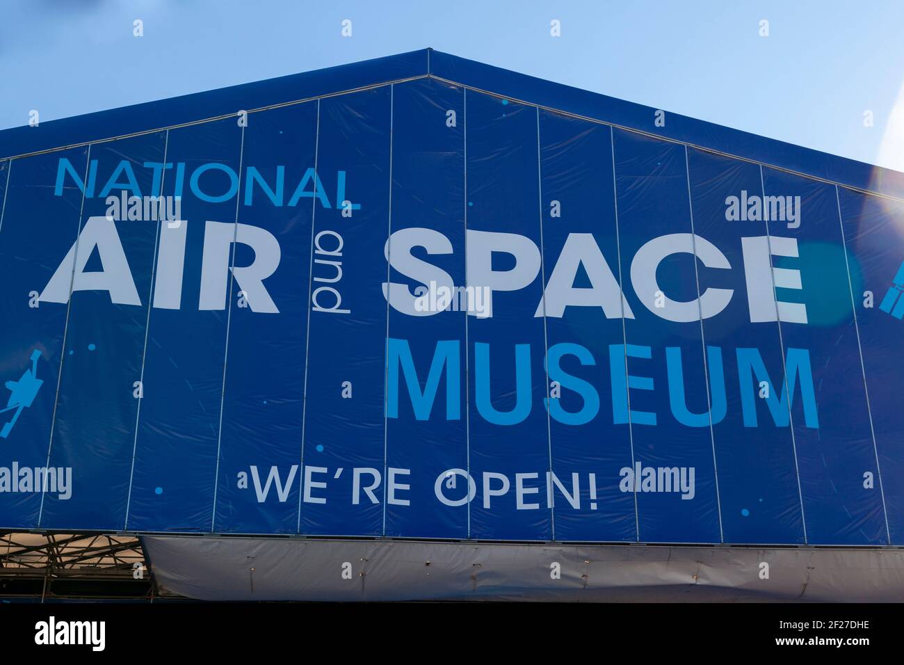 Washington DC USA 11-02-2020: Vista esterna del National Air and Space Museum nel National Mall. Questo museo ad ingresso gratuito ha una grande collezione o Foto Stock