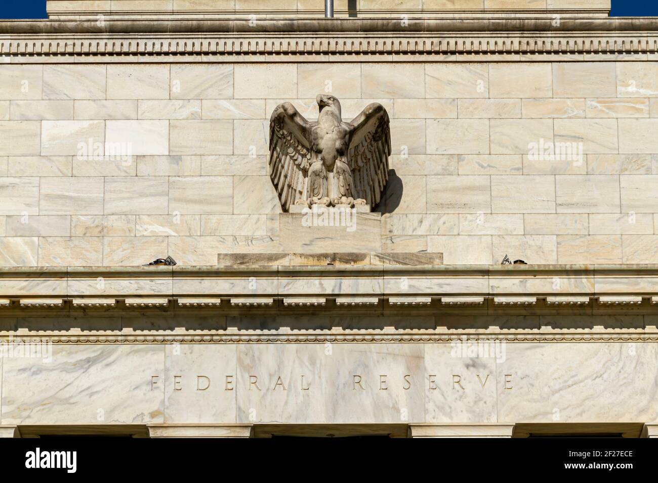 Washington DC, USA, 11/06/2020: Edificio della Federal Reserve di Marriner S. Eccles (edificio di Eccles) che ospita gli uffici principali del consiglio di amministrazione di Gover Foto Stock