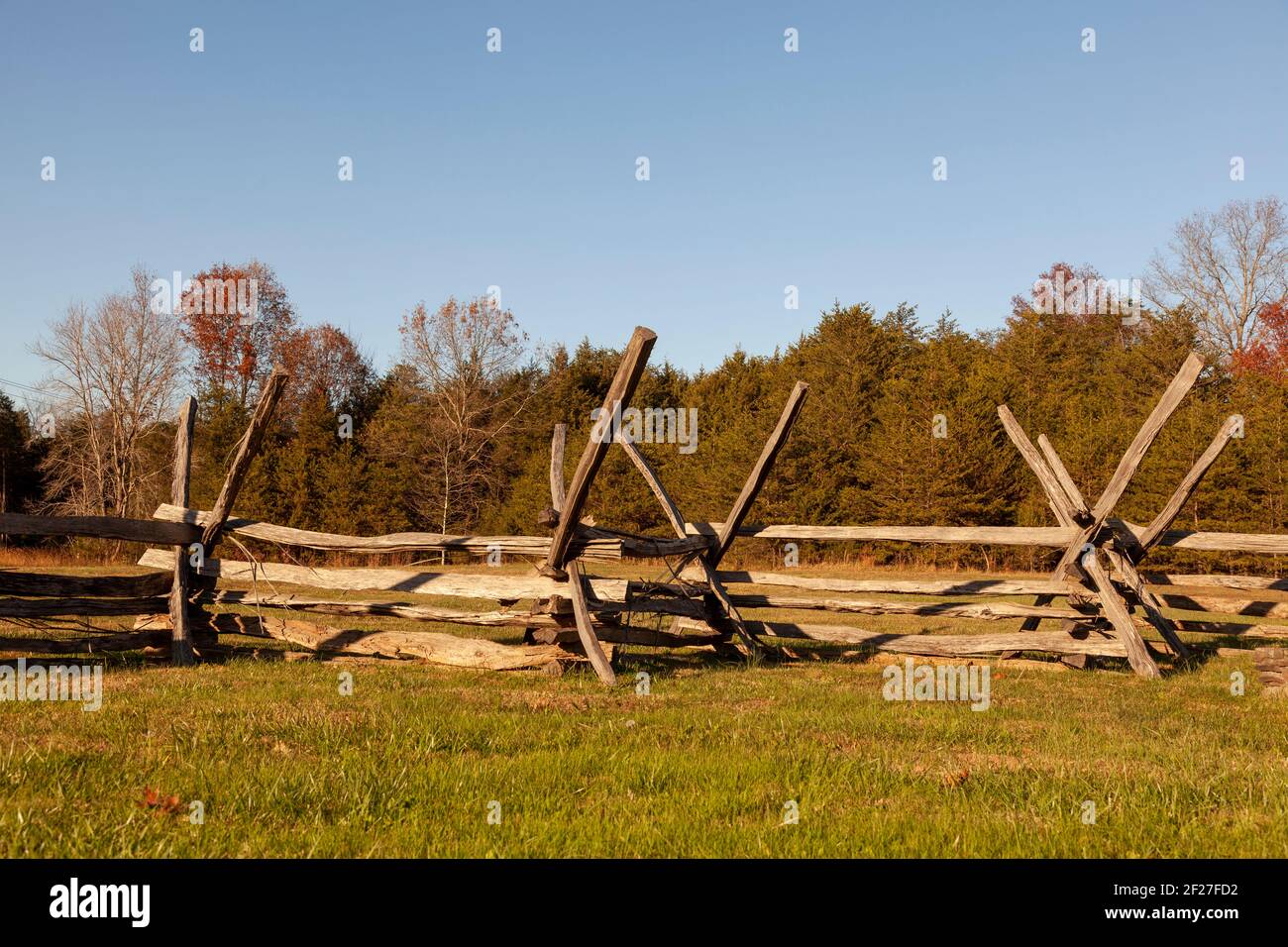 Storico Picket Fences in legno (periodo Fence) situato al Manassas National Battlefield Park. Queste strutture difensive furono usate contro il carro Cavalleria Foto Stock