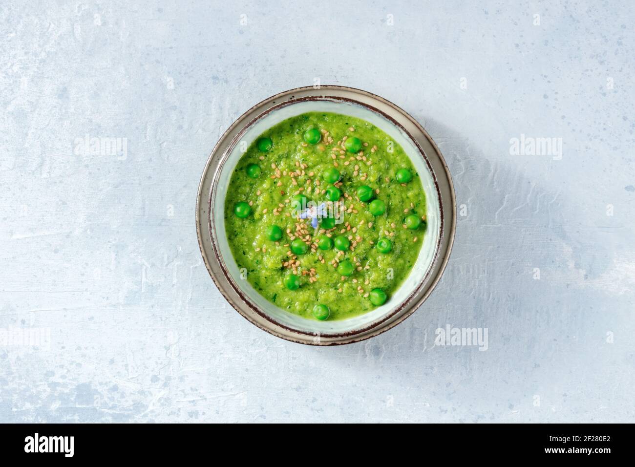 Zuppa vegana, sparata dall'alto Foto Stock