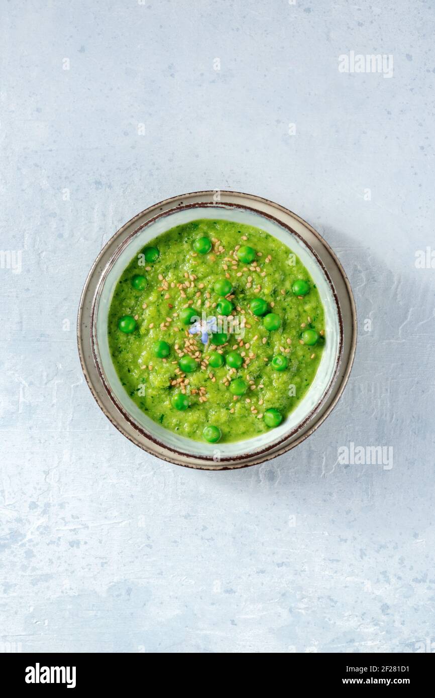 Zuppa di verdure, sparata dall'alto con un posto per il testo Foto Stock