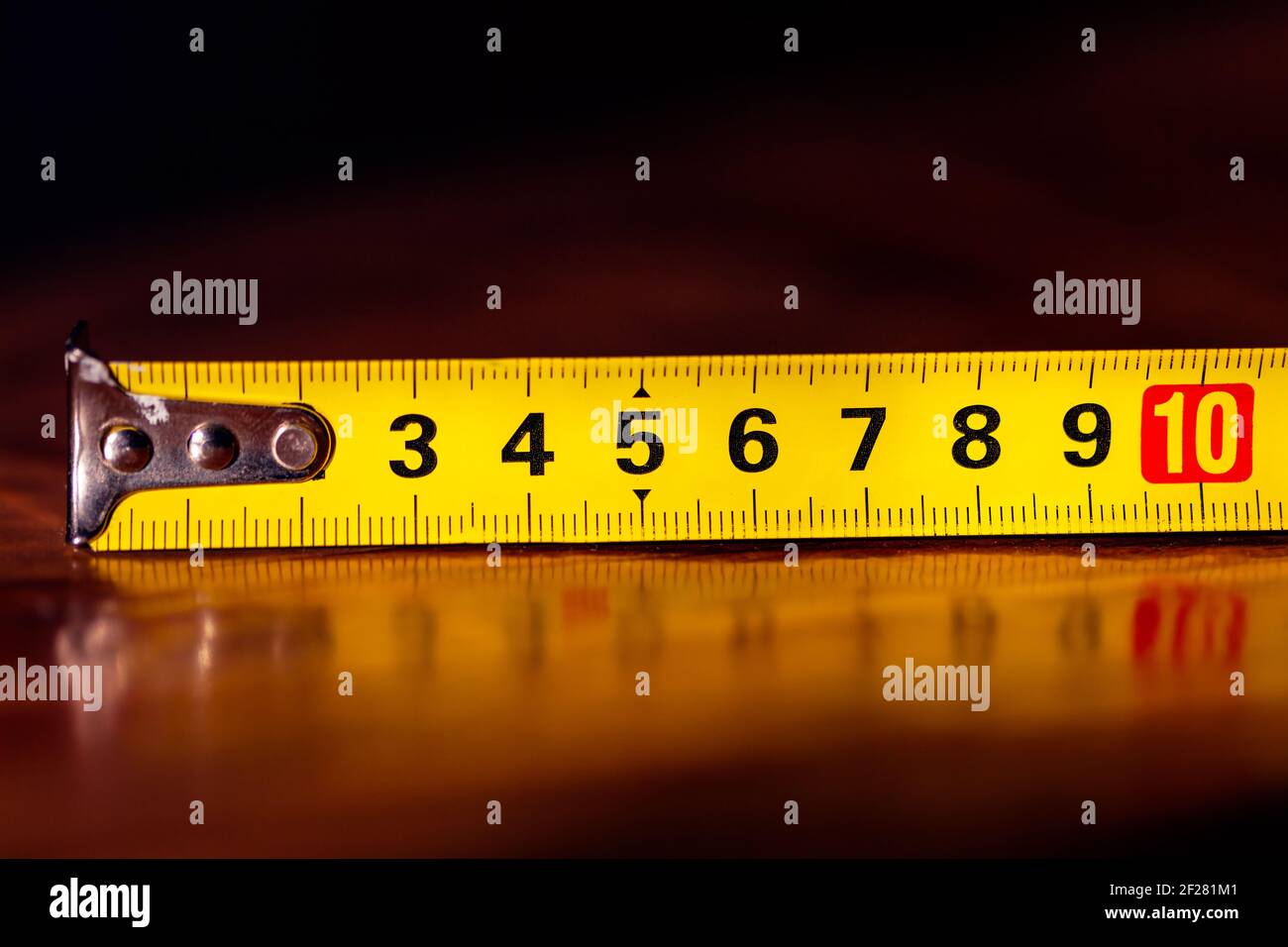 Numeri neri del nastro di misurazione . Dispositivo semplice per misurare le cose Foto Stock