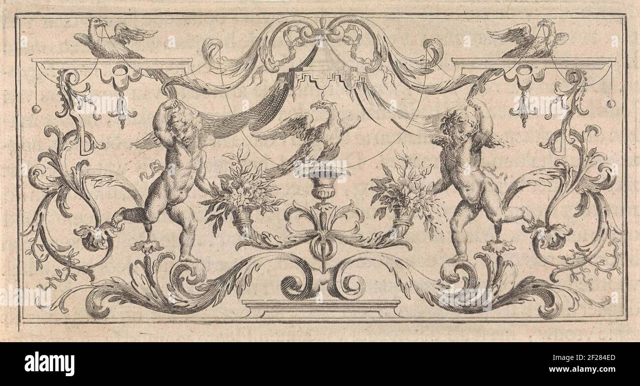 Ornamento con un'aquila sotto una sala da ballo. Ornamento con un'aquila sotto una tettoia e Putti danzanti su entrambi i lati. Foto Stock