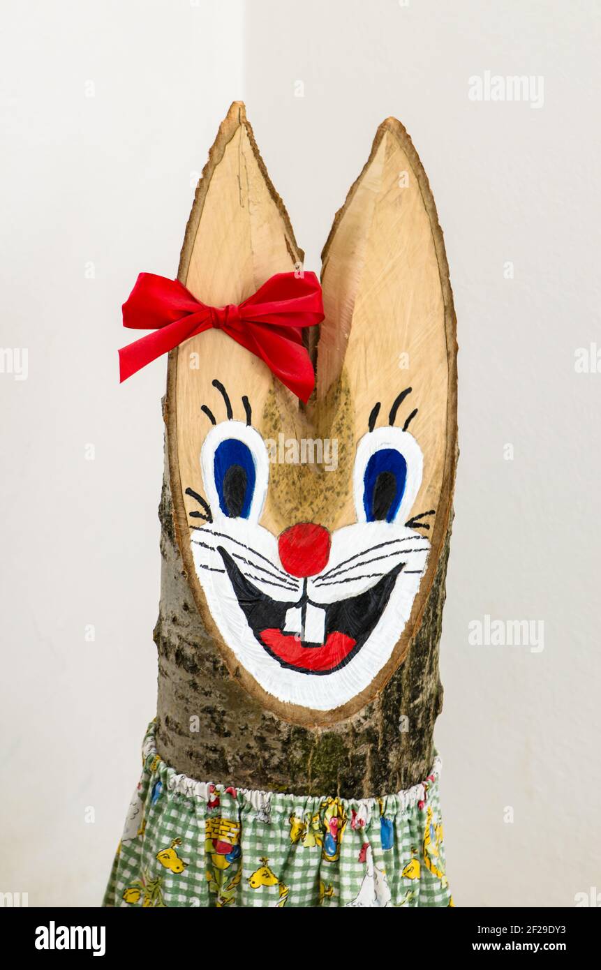 immagine di decorazione coniglietto di legno di pasqua Foto Stock