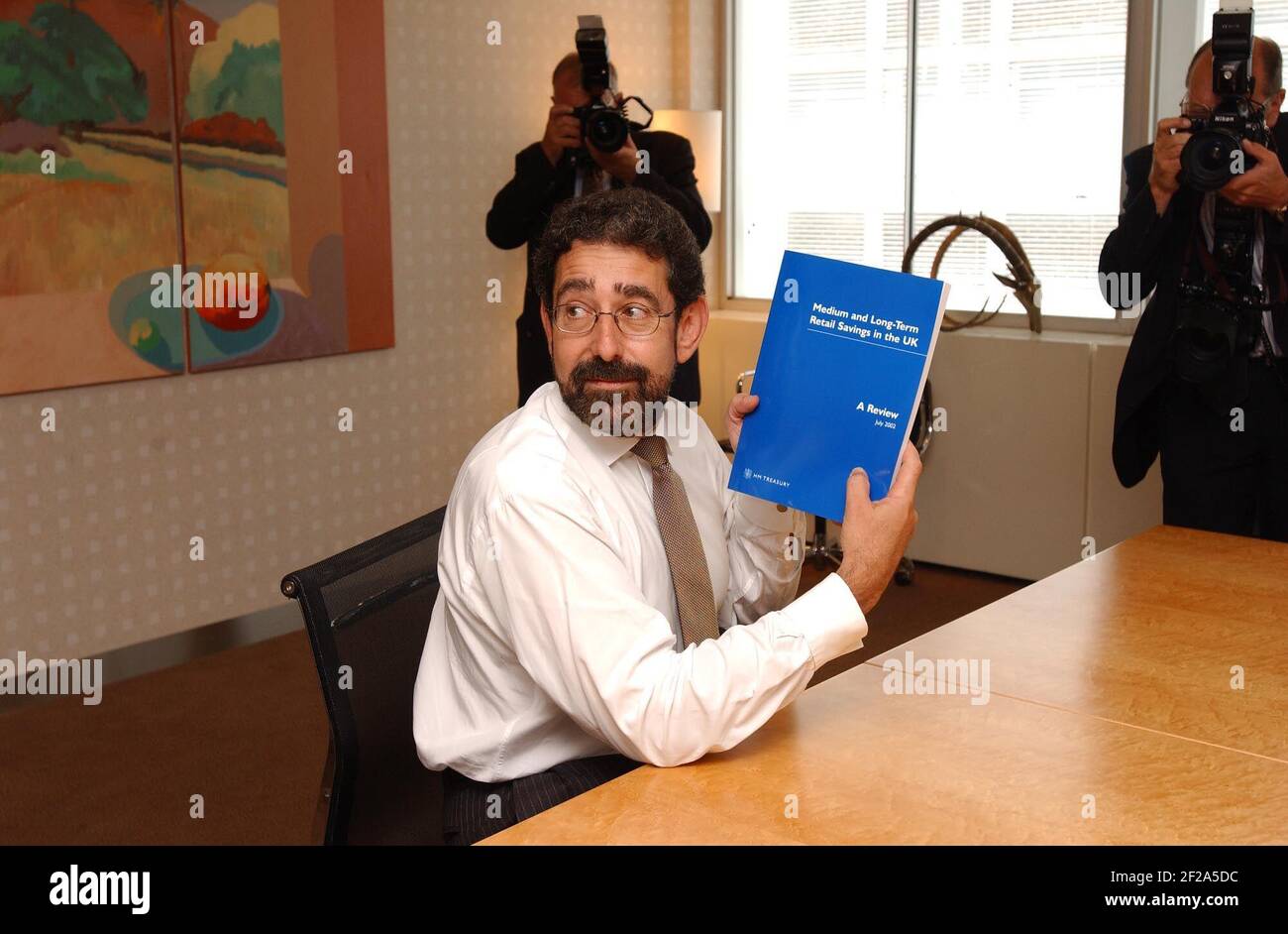 Ron Sandler, autore del nuovo rapporto Sandler.8 luglio 2002 foto Andy Paradise Foto Stock