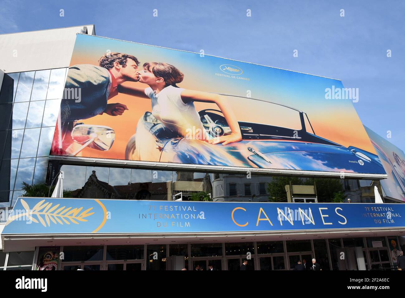 Francia, Cannes, il manifesto ufficiale del 71° Festival Internazionale del Cinema, gli artisti scelti per questa edizione sono Anna Karina e J.Paul Belmondo Foto Stock