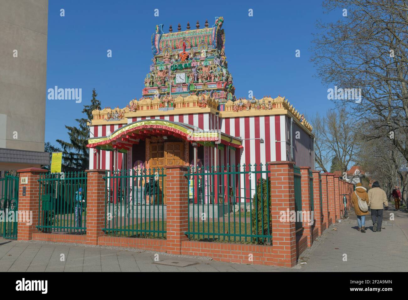 Hindustischer Sri Mayurapathy Murugan Tempel, Blaschkoallee, Britz, Neukölln, Berlino, Deutschland Foto Stock